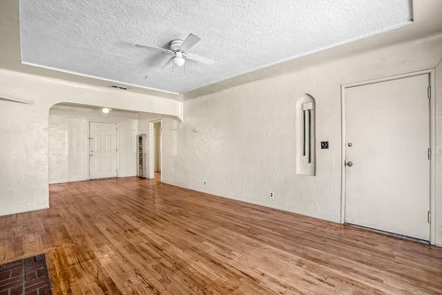 4332 E Ball Avenue, Fresno, CA 93702