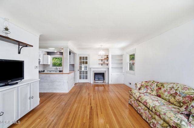 714 Highland Drive, Rossford, OH 43460