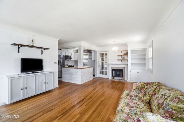 714 Highland Drive, Rossford, OH 43460