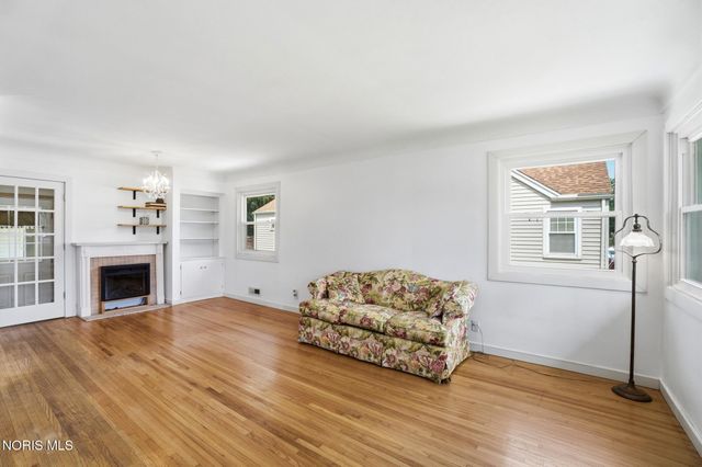 714 Highland Drive, Rossford, OH 43460