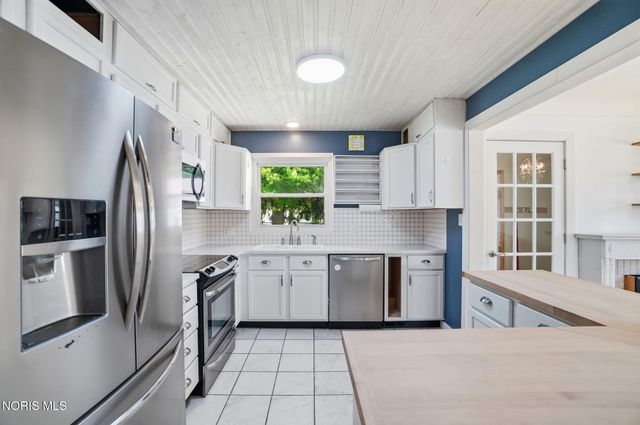 714 Highland Drive, Rossford, OH 43460
