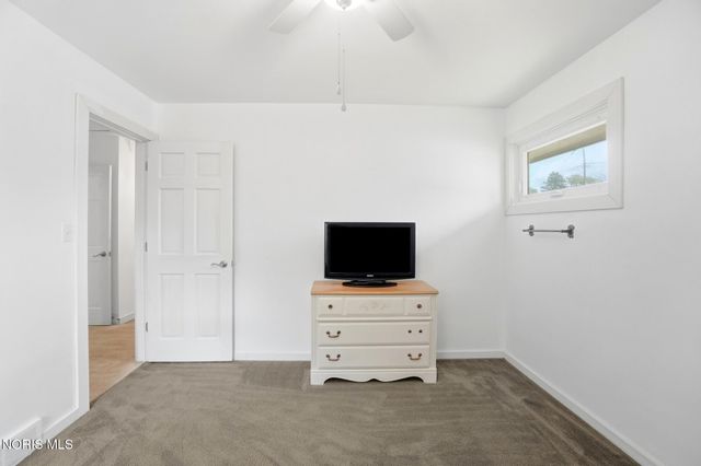 714 Highland Drive, Rossford, OH 43460