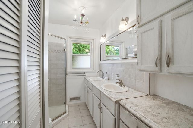714 Highland Drive, Rossford, OH 43460
