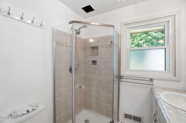 714 Highland Drive, Rossford, OH 43460