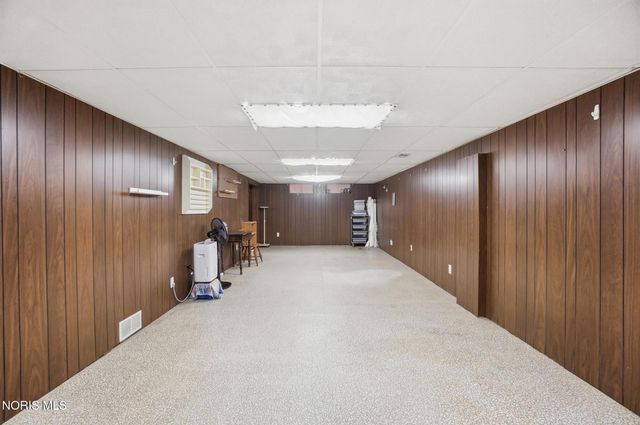 714 Highland Drive, Rossford, OH 43460