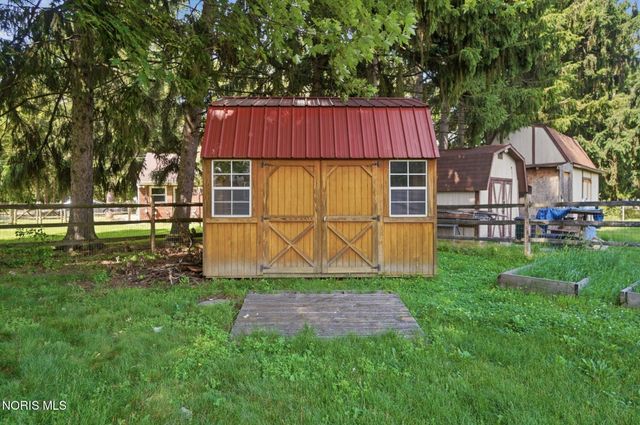 714 Highland Drive, Rossford, OH 43460
