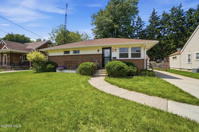 714 Highland Drive, Rossford, OH 43460