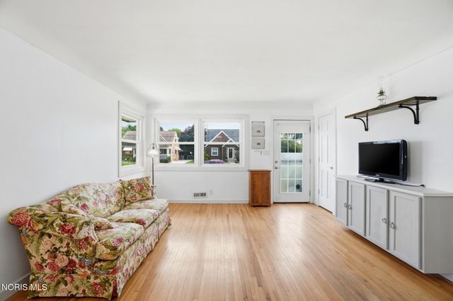 714 Highland Drive, Rossford, OH 43460