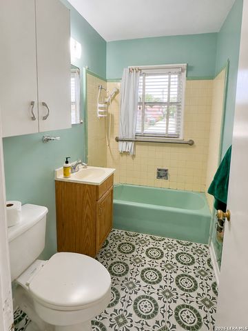 306 Anton Dr, San Antonio, TX 78223