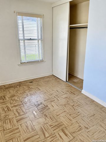 306 Anton Dr, San Antonio, TX 78223