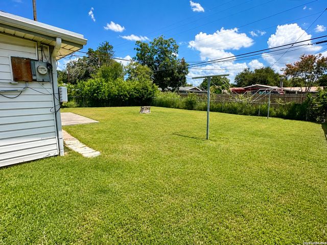 306 Anton Dr, San Antonio, TX 78223