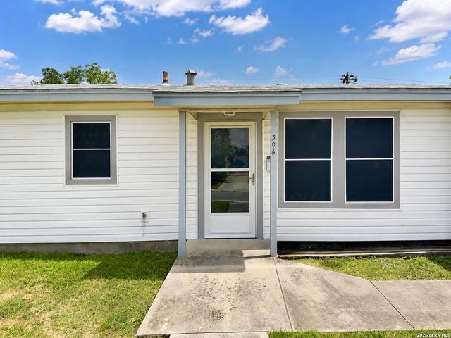 306 Anton Dr, San Antonio, TX 78223