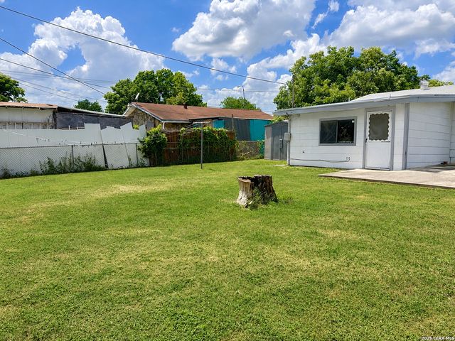 306 Anton Dr, San Antonio, TX 78223