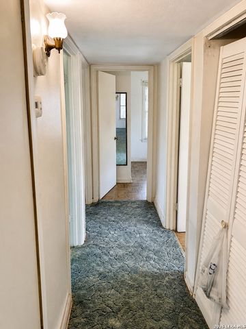 306 Anton Dr, San Antonio, TX 78223