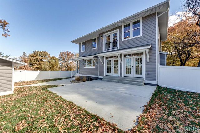 1041 N Bompart Avenue, Webster Groves, MO 63119