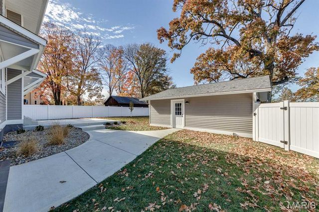 1041 N Bompart Avenue, Webster Groves, MO 63119