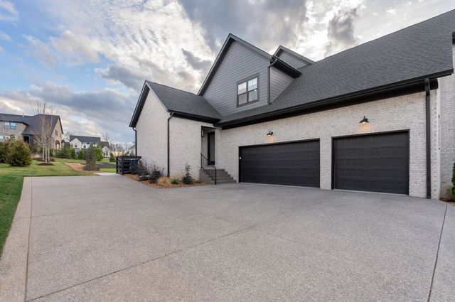 4668 Majestic Meadows Dr, Arrington, TN 37014