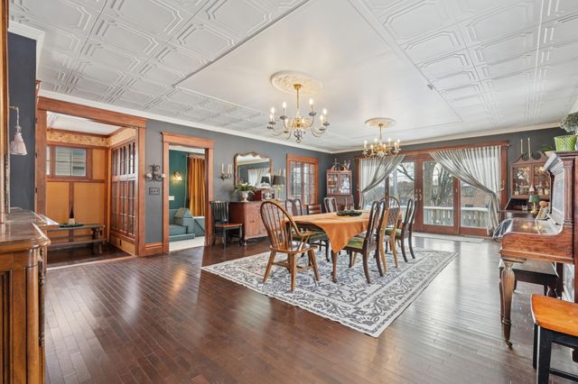 2566 18th Avenue E, North Saint Paul, MN 55109