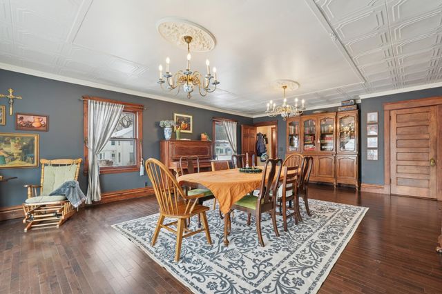 2566 18th Avenue E, North Saint Paul, MN 55109