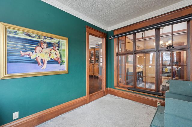 2566 18th Avenue E, North Saint Paul, MN 55109