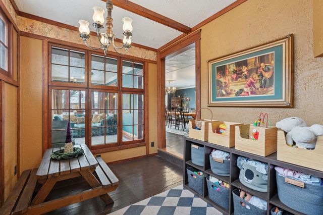 2566 18th Avenue E, North Saint Paul, MN 55109