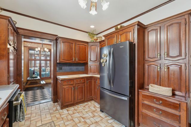 2566 18th Avenue E, North Saint Paul, MN 55109