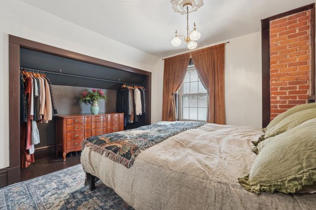 2566 18th Avenue E, North Saint Paul, MN 55109