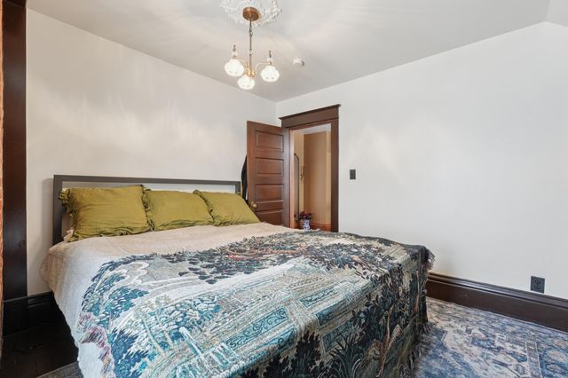 2566 18th Avenue E, North Saint Paul, MN 55109