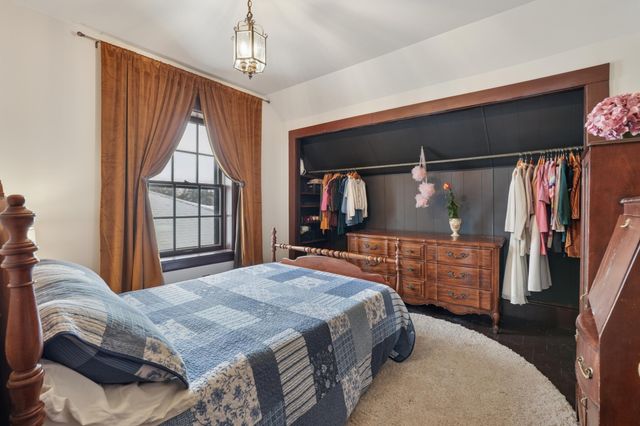 2566 18th Avenue E, North Saint Paul, MN 55109