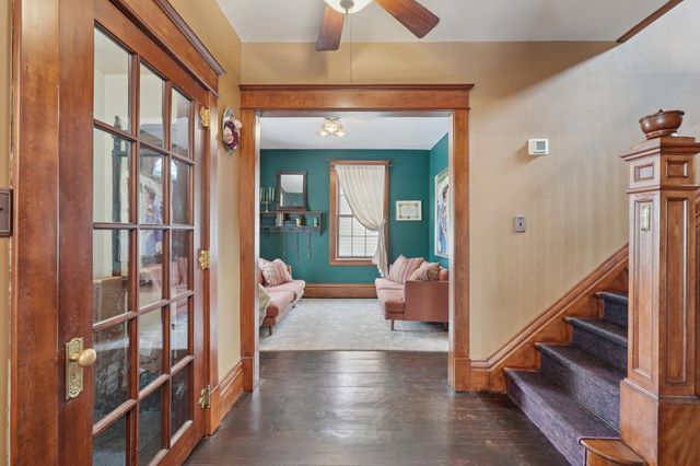 2566 18th Avenue E, North Saint Paul, MN 55109