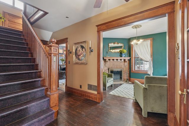 2566 18th Avenue E, North Saint Paul, MN 55109