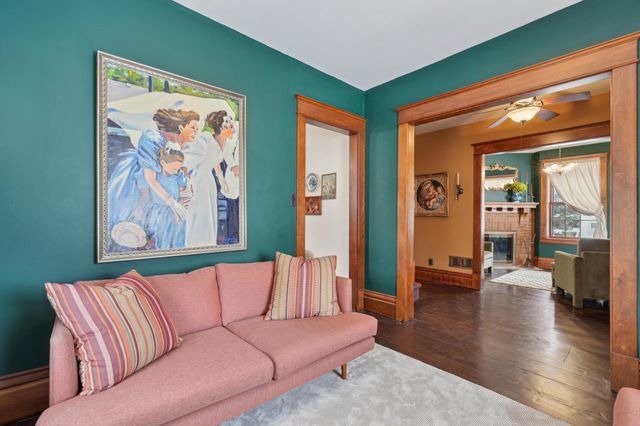 2566 18th Avenue E, North Saint Paul, MN 55109