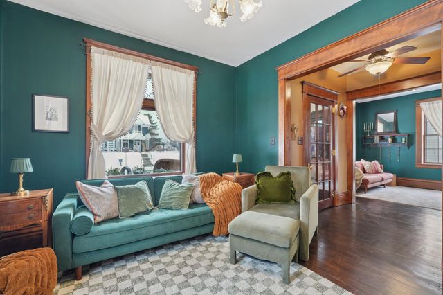 2566 18th Avenue E, North Saint Paul, MN 55109