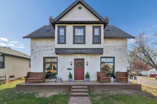 2566 18th Avenue E, North Saint Paul, MN 55109