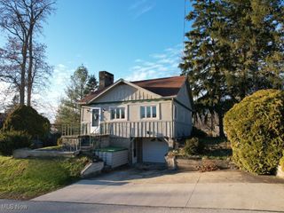 130 Clovercliff Drive, Chippewa Lake, OH 44215