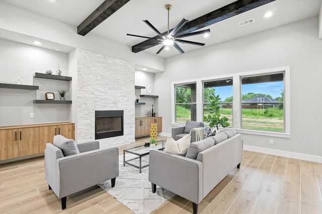 112 County road 4867, Azle, TX 76020