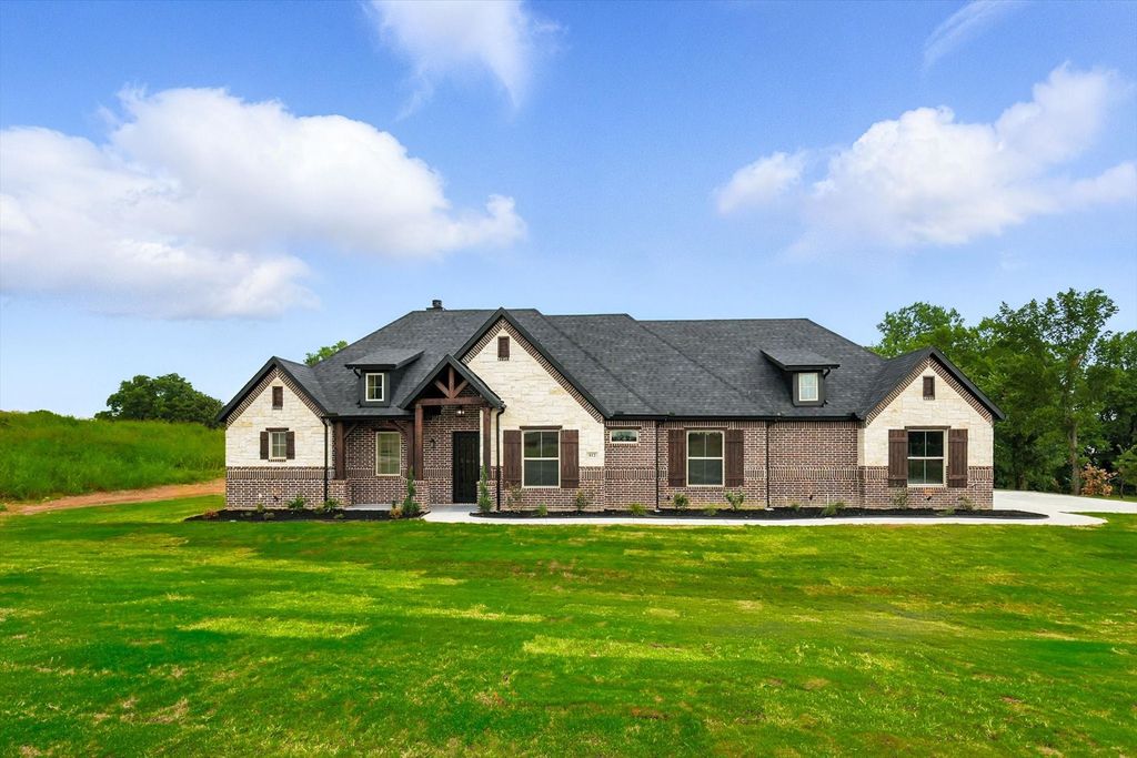 112 County road 4867, Azle, TX 76020
