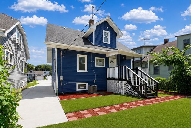 2030 S 4th Avenue, Maywood, IL 60153