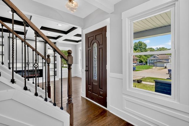 2030 S 4th Avenue, Maywood, IL 60153