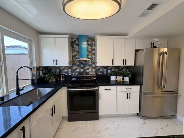 11935 Royal Rd Unit B, El Cajon, CA 92021