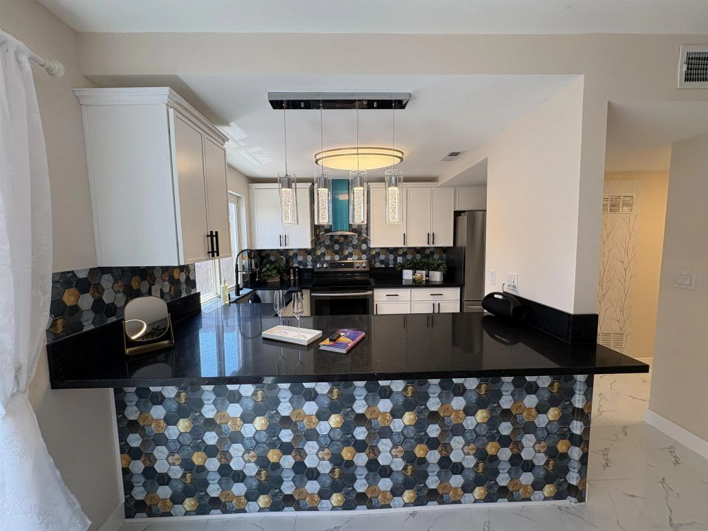 11935 Royal Rd Unit B, El Cajon, CA 92021