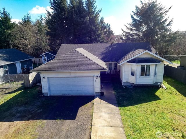 890 Vagabond Avenue SW, Ocean Shores, WA 98569