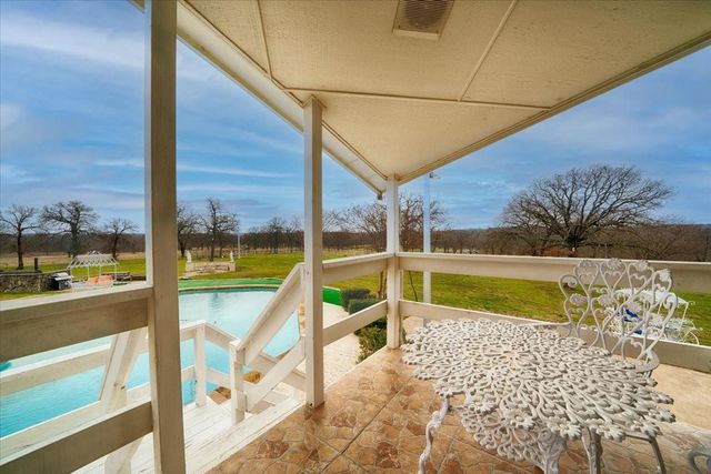 10827 Saint John Road, Pilot Point, TX 76258