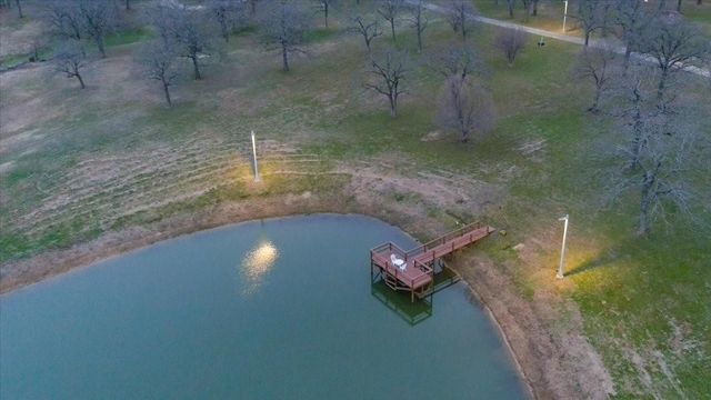 10827 Saint John Road, Pilot Point, TX 76258