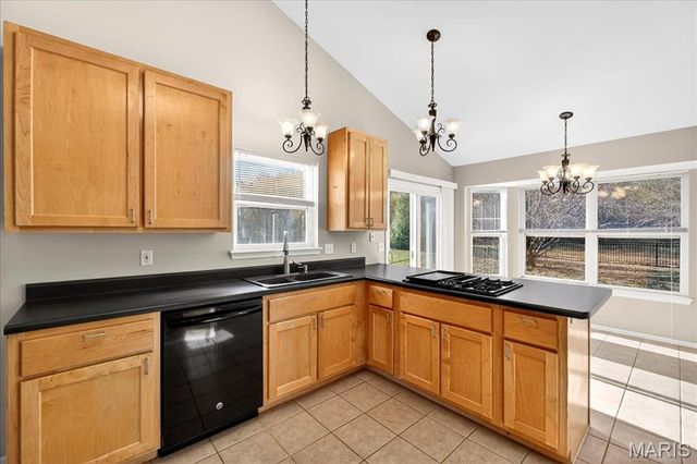 2241 Fairway, High Ridge, MO 63049