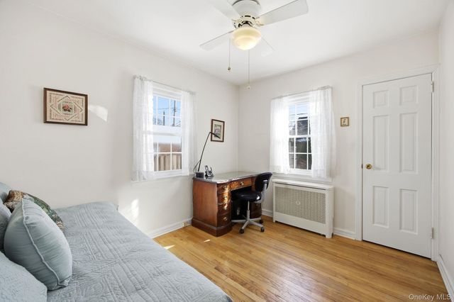 54 Aberdeen Road, New Hyde Park, NY 11040