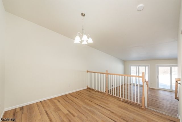 7 Summit Ct, Clinton Twp., NJ 08801