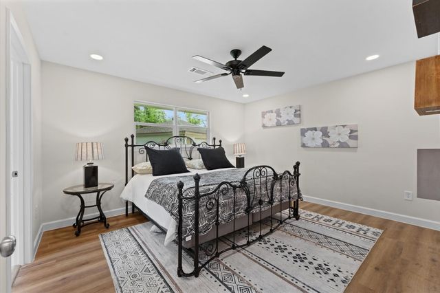 1918 Stebbins Drive, Houston, TX 77043