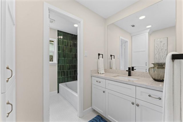 1918 Stebbins Drive, Houston, TX 77043