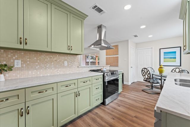 1918 Stebbins Drive, Houston, TX 77043